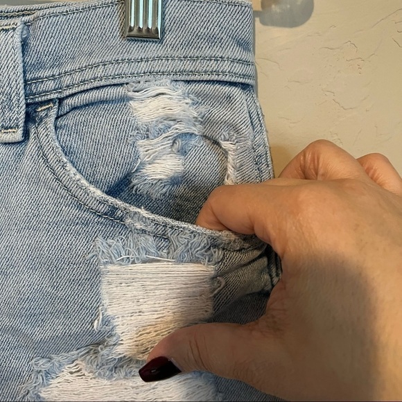 Hollister Ultra High Rise Vintage Distressed Denim Shorts - Picture 2 of 12